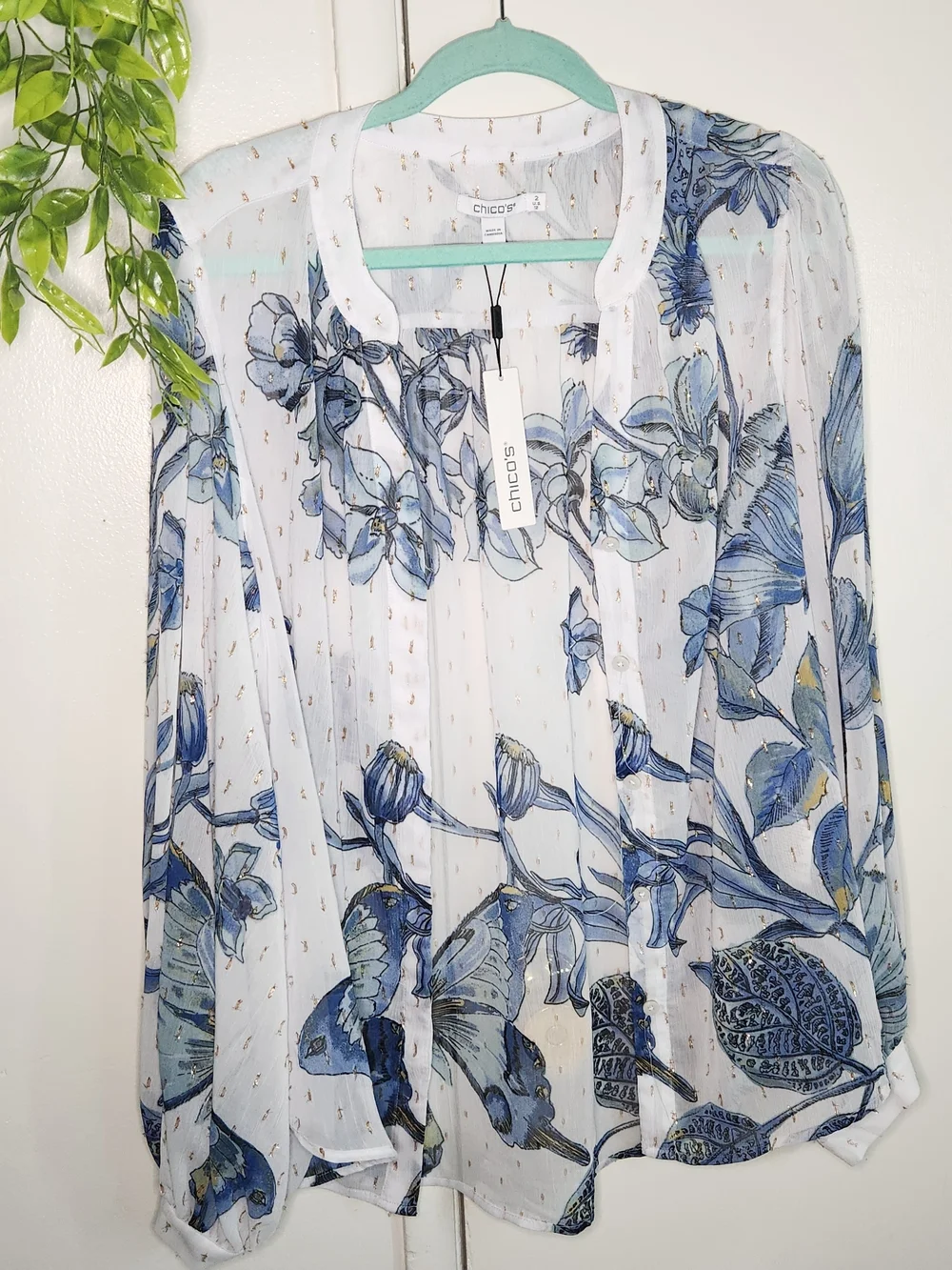 ✨ Chico’s Painted Wings Blouse NWT Blue Floral Butterfly Gold Detail ✨ - Picture 1 of 9